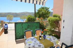 Wohnung In Poljica Mit Garten Und Terrasse